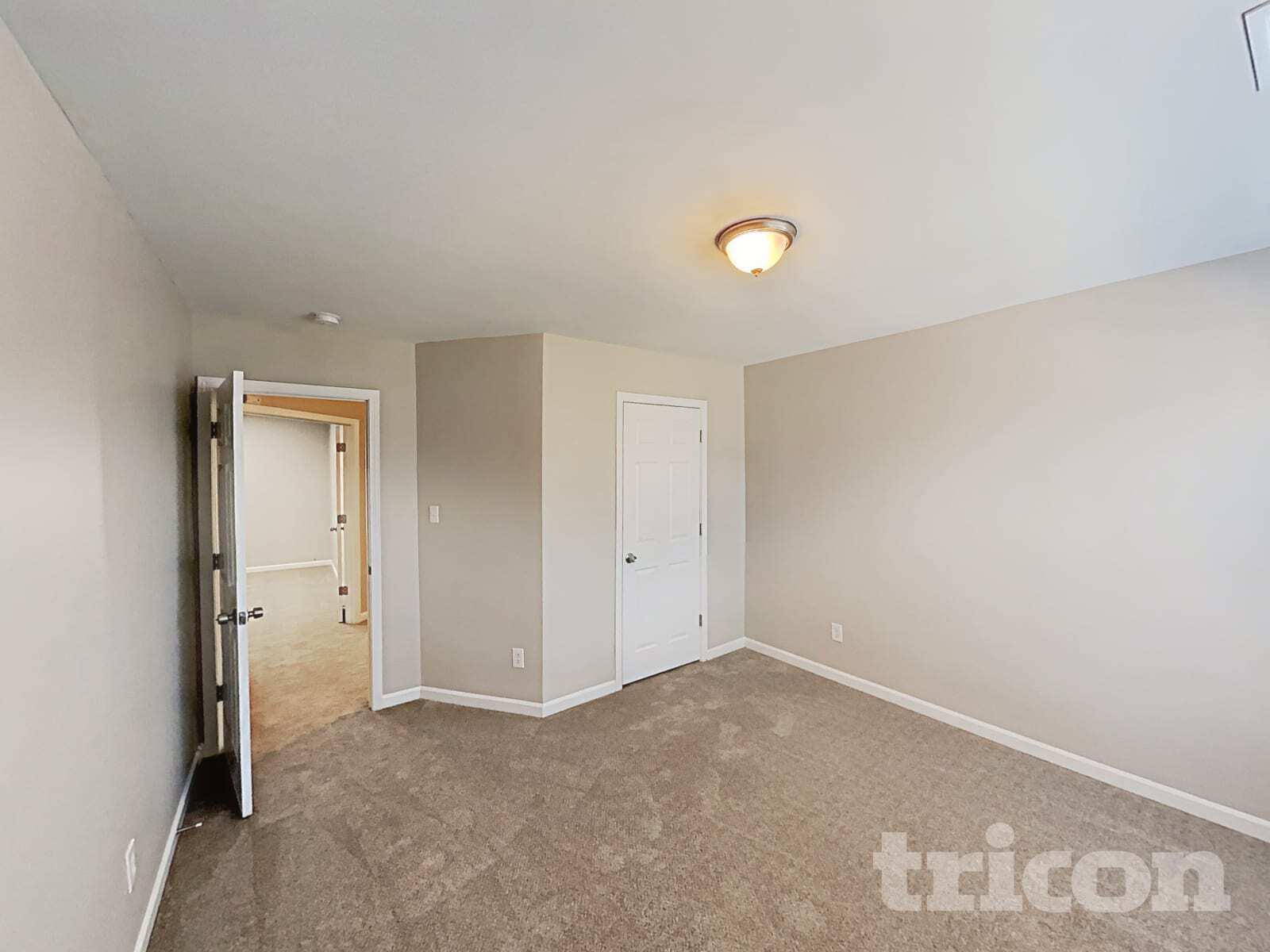 Building Photo - 1324 Pondhaven Dr