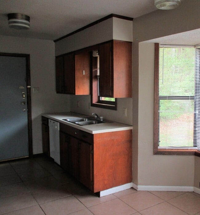 Building Photo - 907 Fisher Ln
