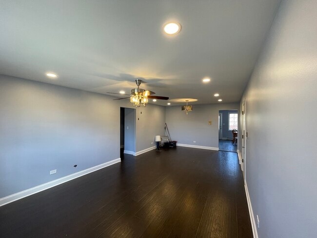 Building Photo - 397 Poplar Ave