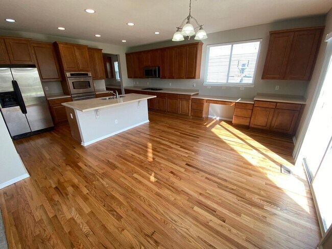 Building Photo - Spacious Home in Horizon Estates