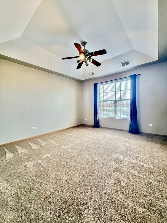 Building Photo - 16600 Liberty Cir