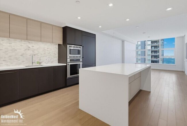 Building Photo - Modern 2Bdm 2Ba Condo with Stunning Bay Views in Savina Downtown San Diego!