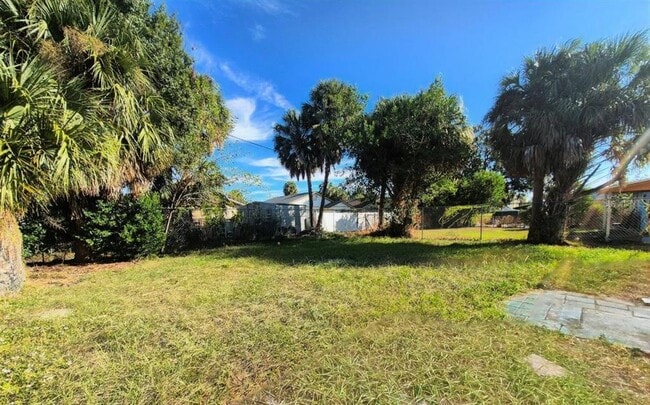 Building Photo - 1725 W Arch St