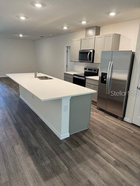 Building Photo - 5350 Hayloft Dr