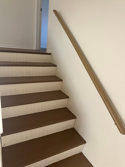 Building Photo - 8140 Spur Ct
