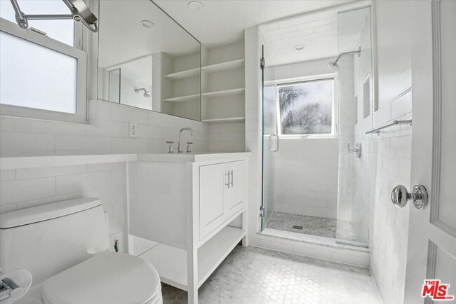 Building Photo - 2317 Veteran Ave