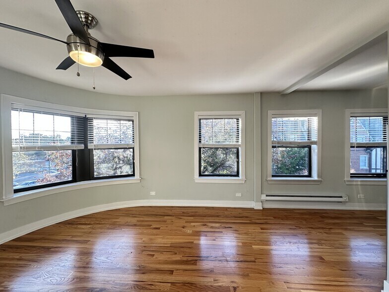 Building Photo - 822 Elm St