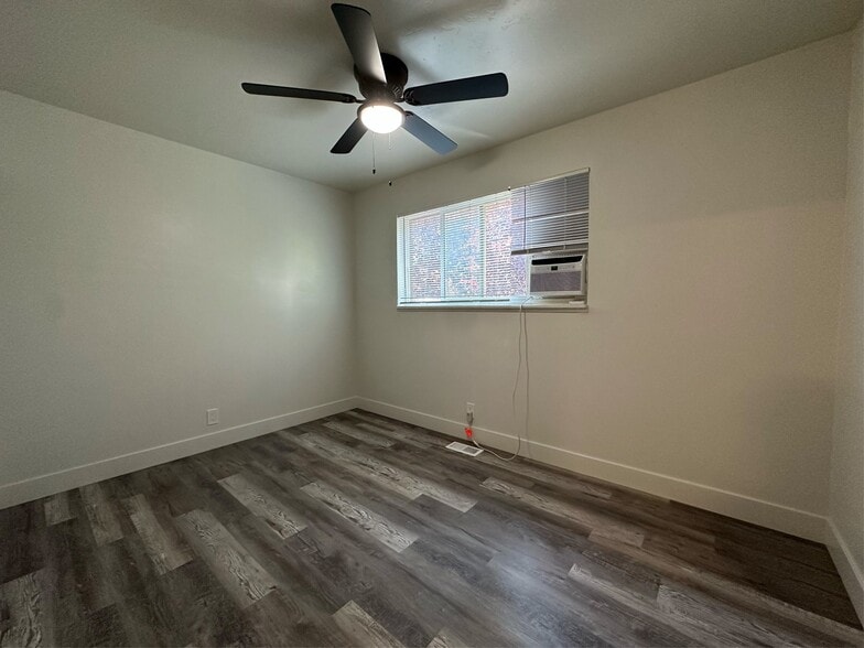 Building Photo - 1340 S 200 E