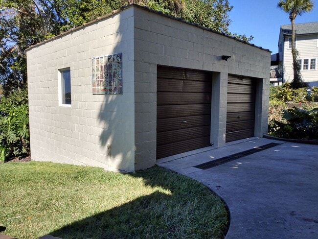 Building Photo - 721 Terrace Blvd