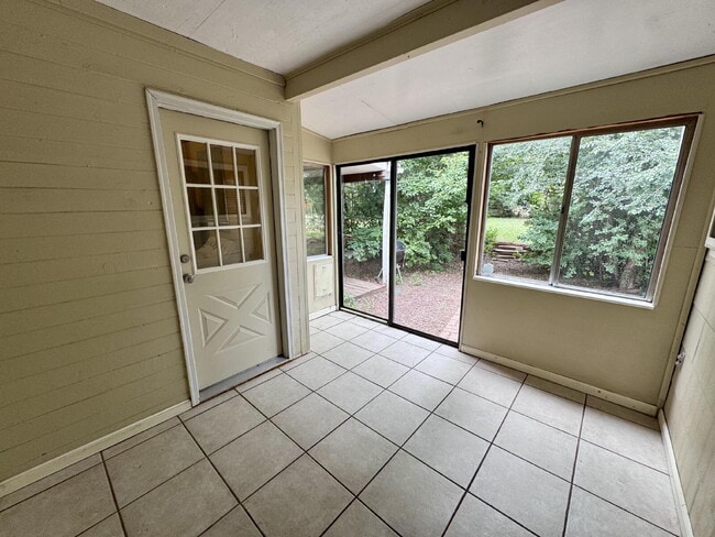 Building Photo - 3031 S Flamingo Way
