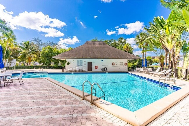 Building Photo - 13951 Kendale Lakes Cir