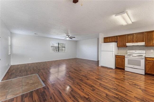 Building Photo - 153 Halleck Ln