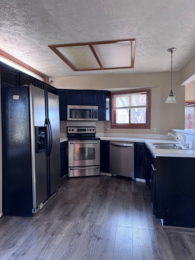 Building Photo - 7804 S 71st Ave