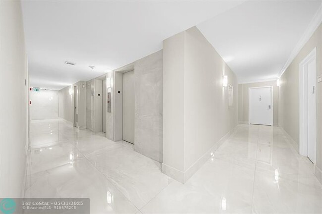 Building Photo - 2401 S Ocean Dr