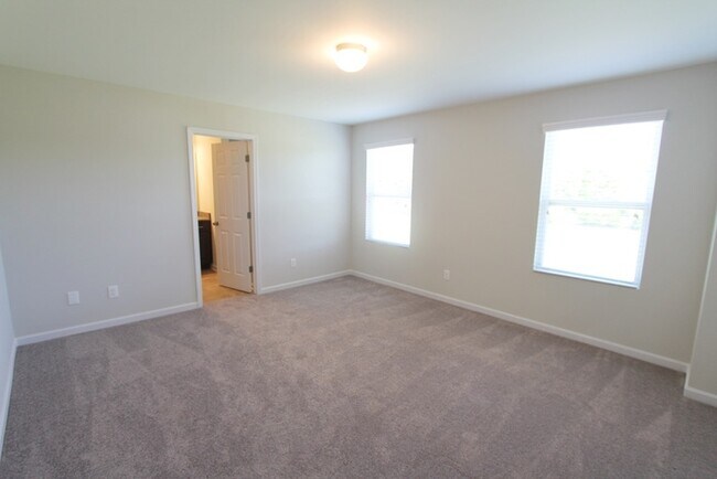 Building Photo - 3BD/2.5BTH Townhome North Western School District