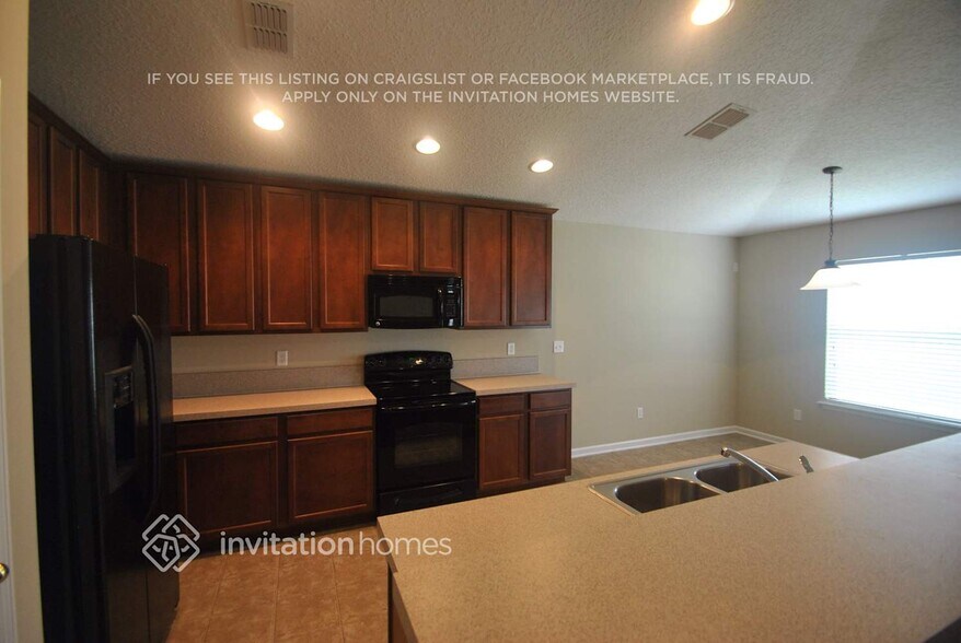 Building Photo - 4754 Creek Bluff Ln