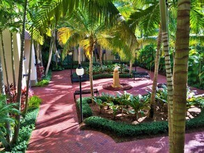 Building Photo - 4905 Midtown Ln