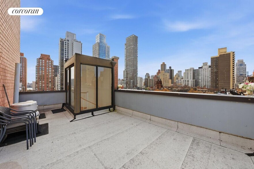 Building Photo - 300 E 90th St