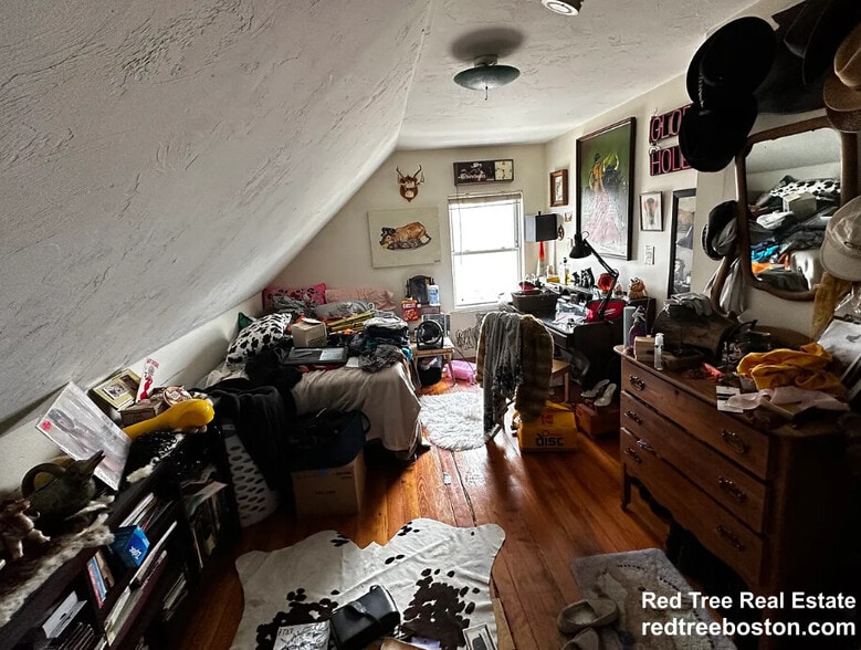 Building Photo - 40 Hooker St