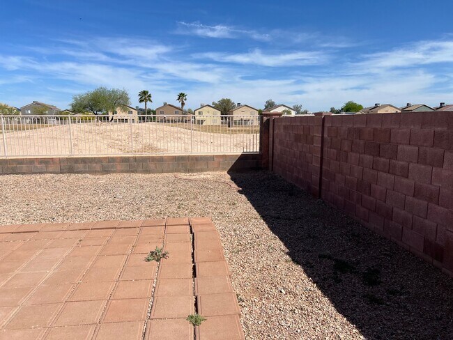 Building Photo - 6614 E Lush Vista View