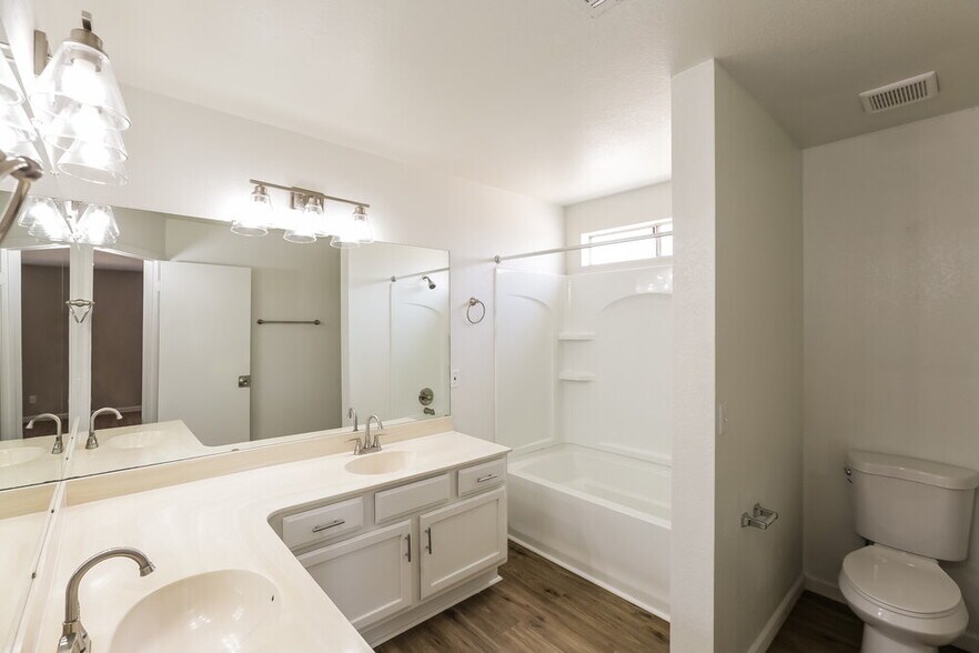 Building Photo - 4626 N 106th Ave
