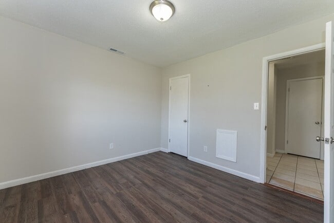 Building Photo - Hot Listing in Athens – 4 Beds, Granite Counters & More!