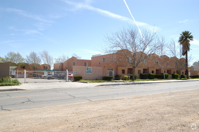 Building Photo - Desert Oasis