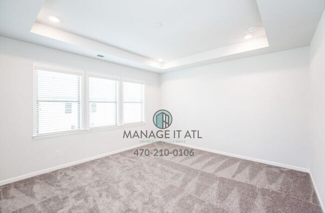 Building Photo - Great location! Elegant Townhome in Doraville