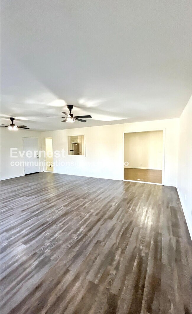 Building Photo - 15 Walker Ave