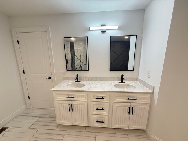 Building Photo - 46 Caden Ln