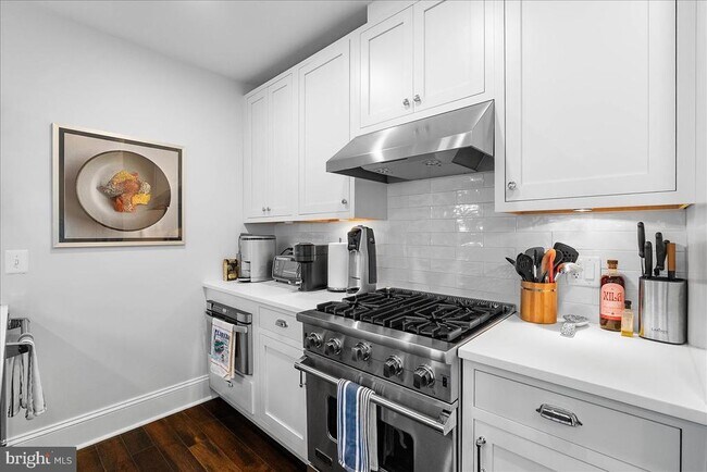 Building Photo - 1514 8th St NW