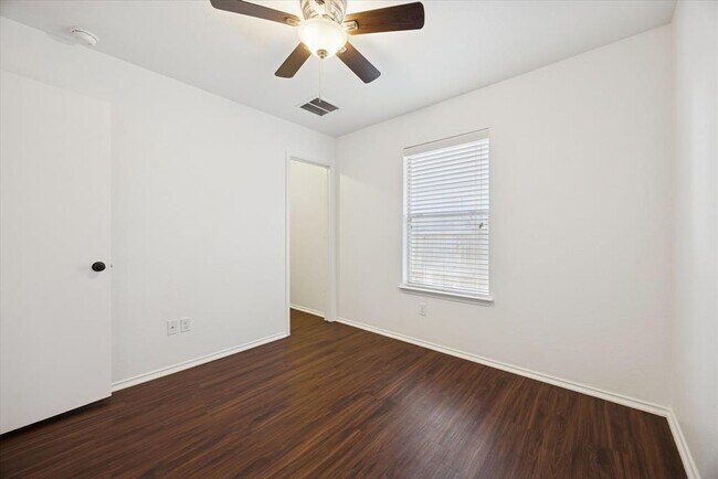 Building Photo - 11304 Autumn Ash Dr