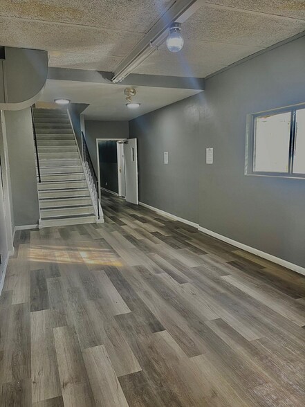 Building Photo - 111 S Summit St