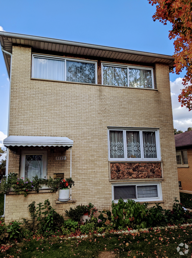 Building Photo - 4447 N Melvina Ave