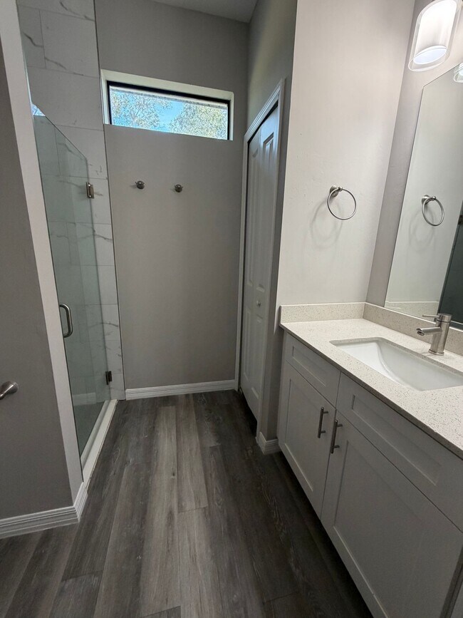 Building Photo - 1306 Saxony Cir