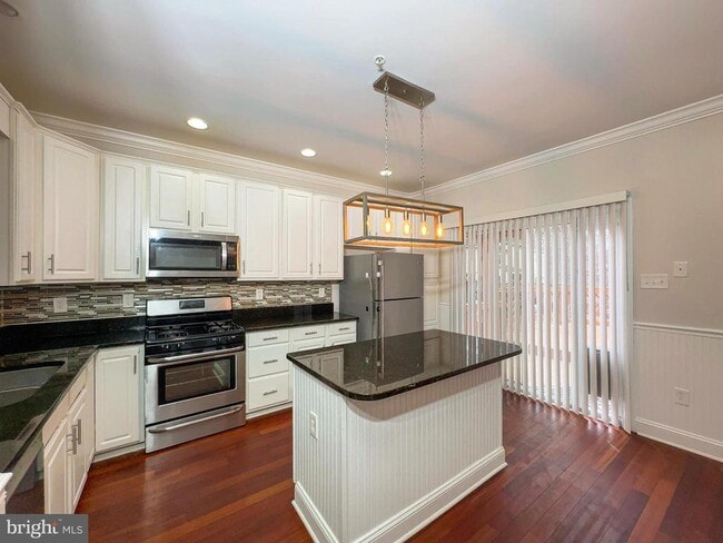 Building Photo - 12912 Marlton Center Dr