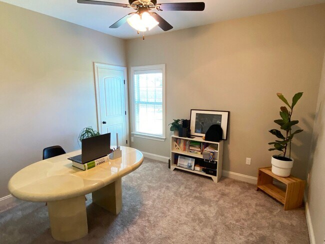 Building Photo - 4176 Old Ivy Trace