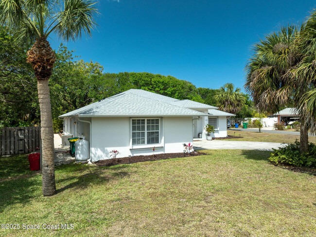 Building Photo - 210 Heron Dr