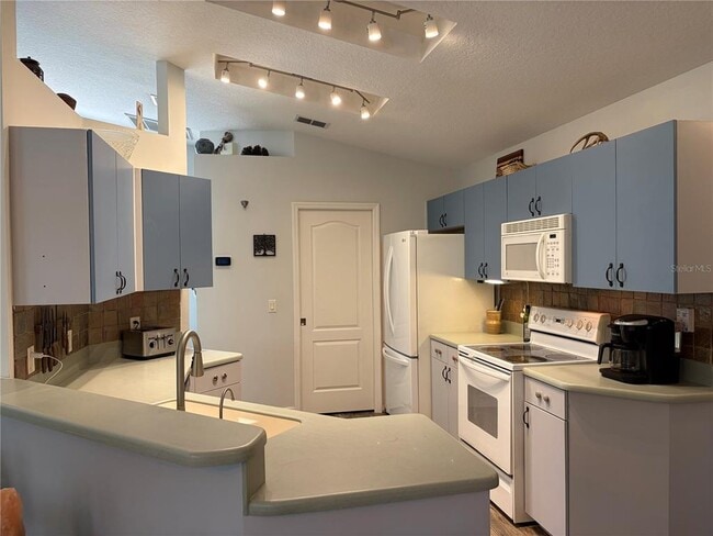 Building Photo - 3205 SE 23rd Pl