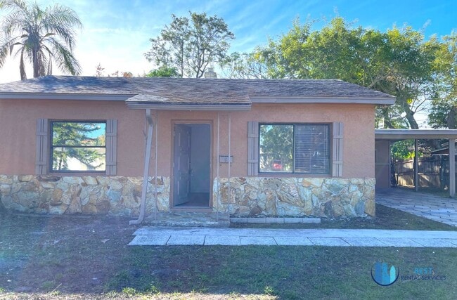 Primary Photo - 3-bedroom, 1-bathroom house located in the...