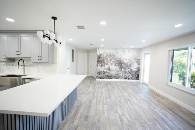 Building Photo - 2573 Conroy Dr