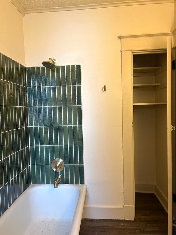 Building Photo - 2750 Broadway Ave