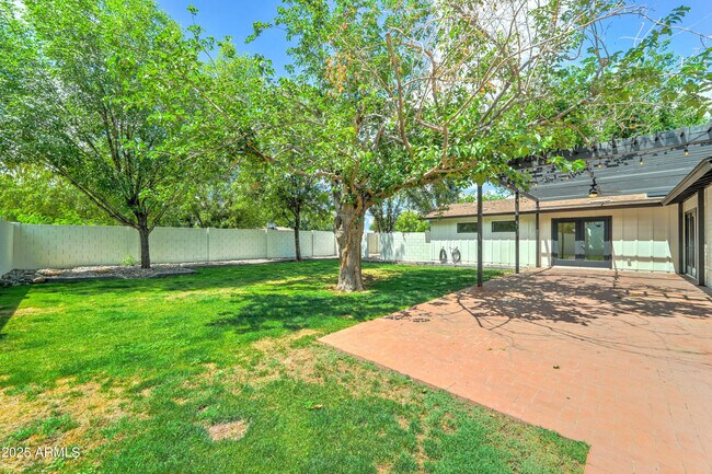 Building Photo - 4331 E Avalon Dr
