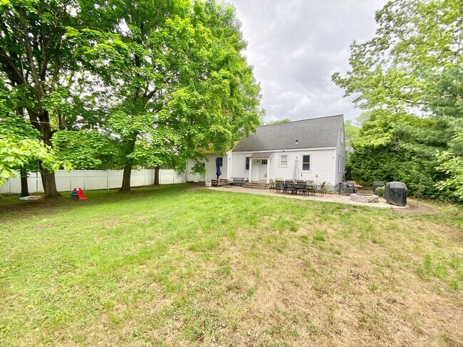 Building Photo - 4 Bedroom Home in South Burlington VT Avai...
