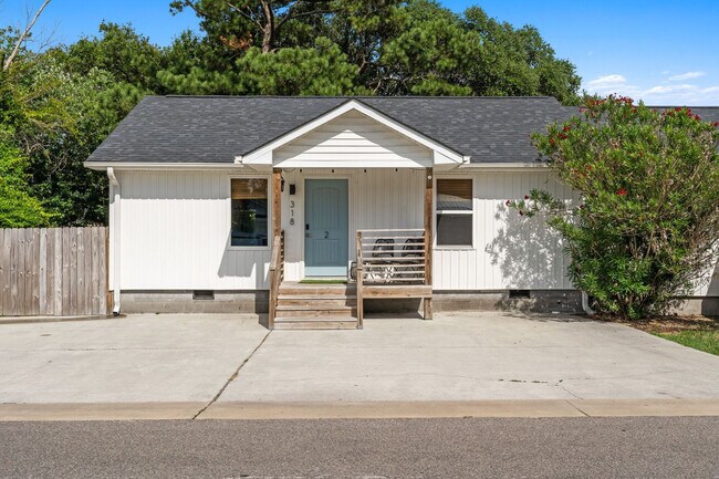 Building Photo - 318 Charlotte Ave