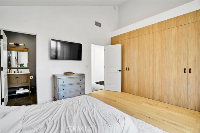 Building Photo - 618 6th Ave