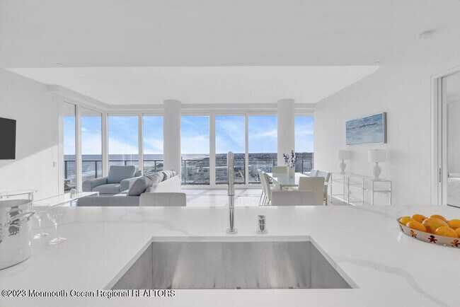 Building Photo - 1101 Ocean Ave N