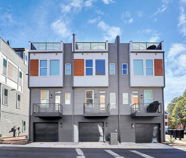 Building Photo - LoSo Terrace like new townhome available f...