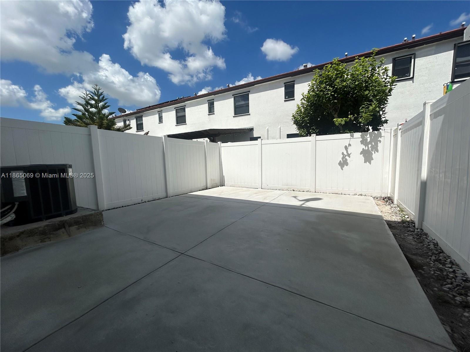 Building Photo - 10622 W 33rd Way