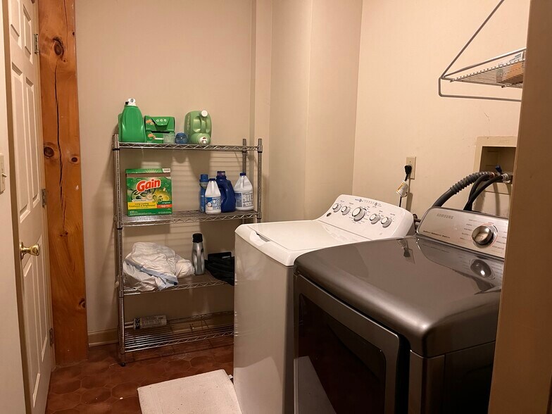 Shared washer dryer room downstairs - 2254 Apple Rd